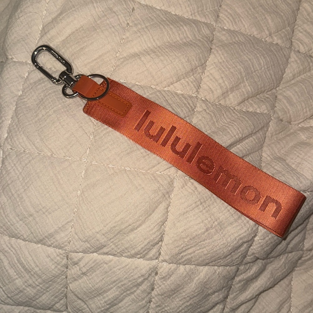 lulu wristlet keychain